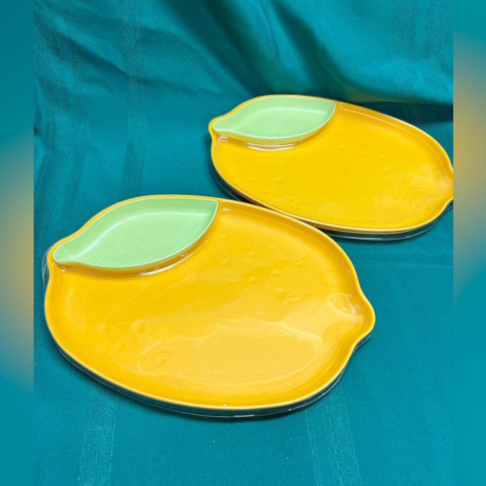 Lemon plastic  reusable platter 2 trays